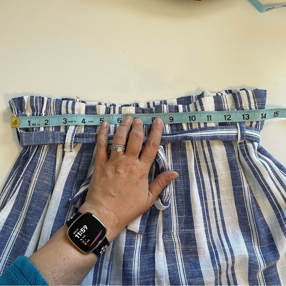 NWT Aqua Linen Blend Paper Bag style Shorts with tie around belt size large - Picture 4 of 5